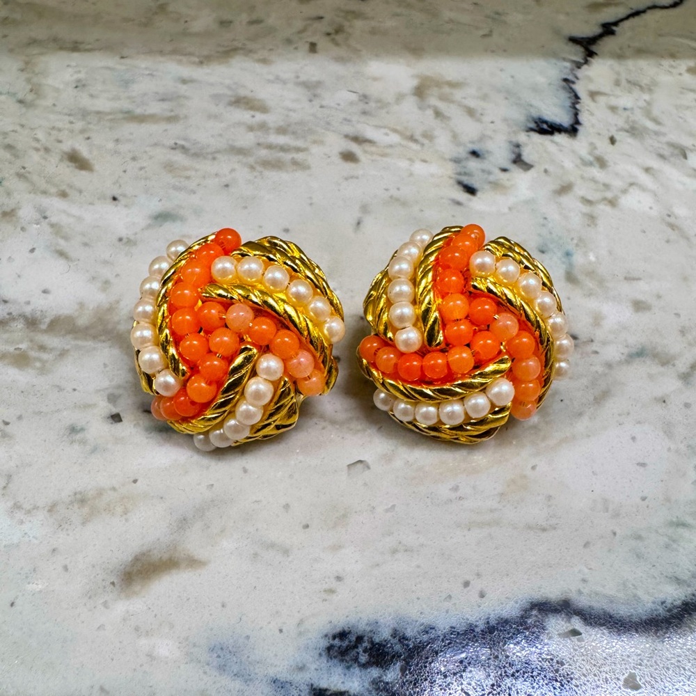 Avon Vintage Pearl Clip On Earrings